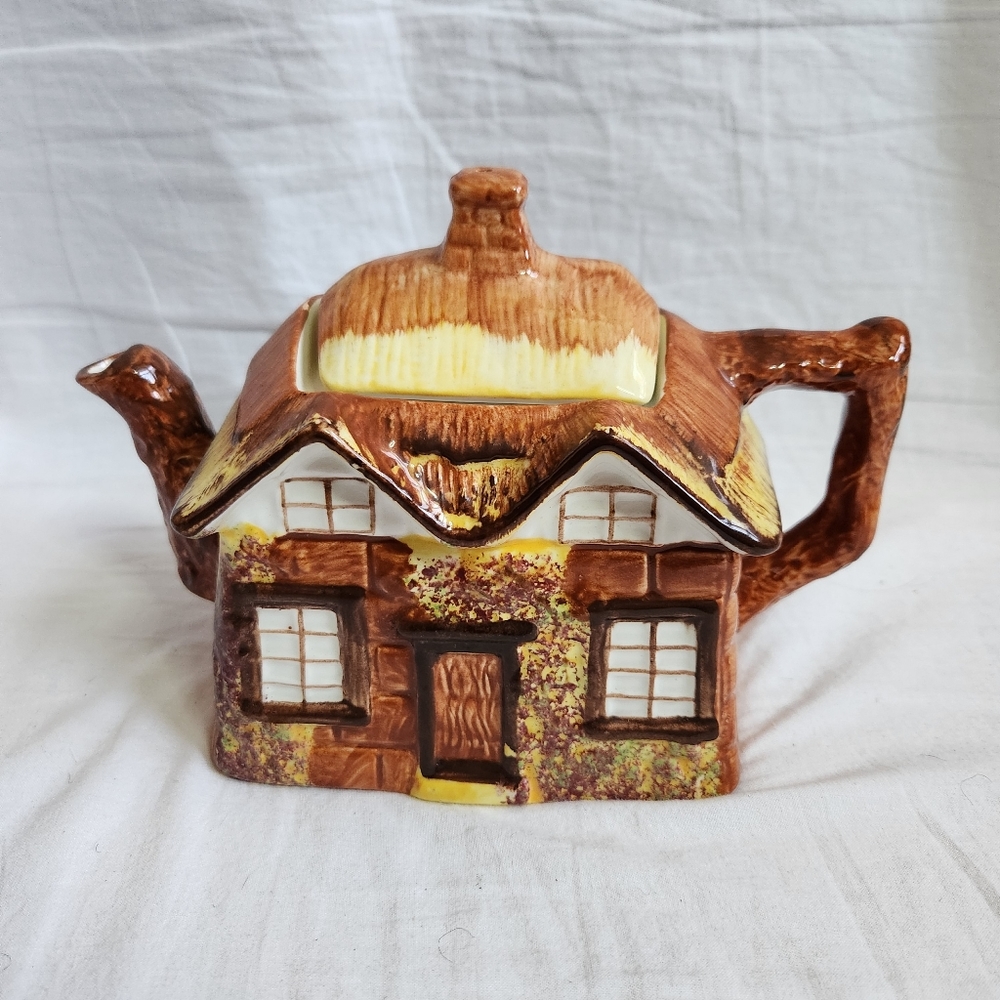 Price Kensington Vintage "Ye Olde Cottage" Cottage Ware TEAPOT w LID England New